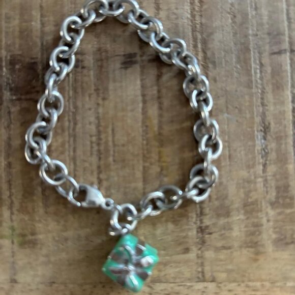Tiffany & Co. Silver Bracelet with Tiffany Gift Charm - Picture 3 of 3